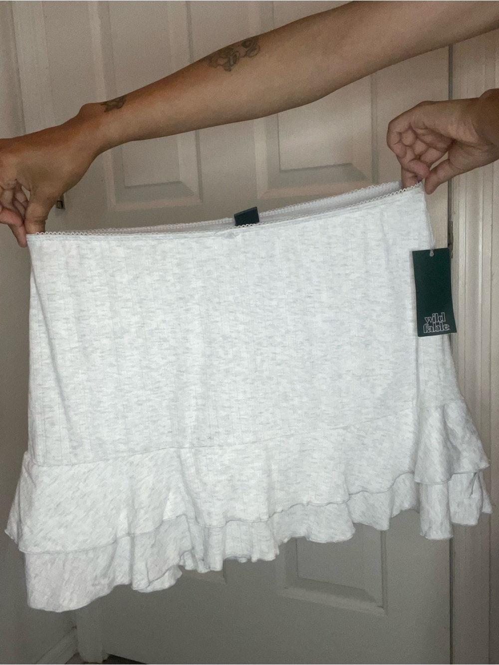 Wild Fable Women’s Size Medium Grey  Ruffle Knit Mini Skort - Picture 5 of 6